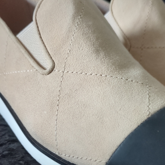 Cole Haan Beige and Black Quilted Loafers - Picture 5 of 8